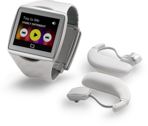 Qualcomm představil konkurenta pro Samsung Galaxy Gear – chytré hodinky Qualcomm_toq_white_headset-300x255