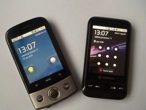 Porovnání velikosti Huawei U8100 a Vodafone 845