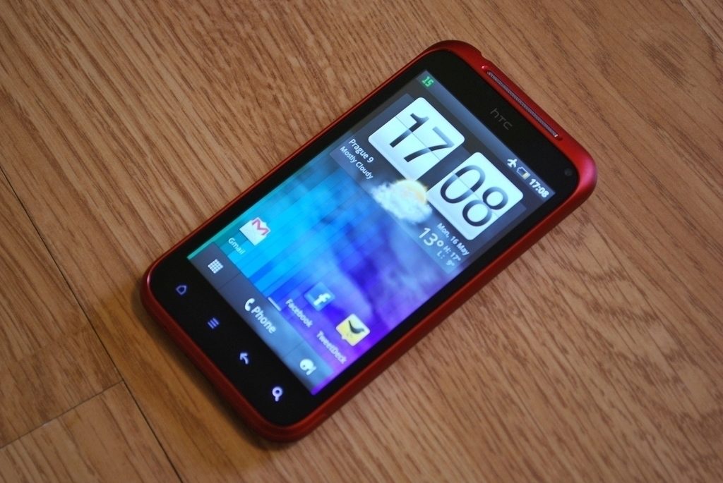 HTC Incredible S