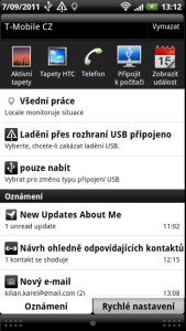 Notifikační lišta je dalším prvkem, který si HTC upravilo podle svých představ