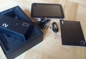 IdeaPad K1 s kompletním dodávaným příslušenstvím