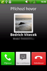 Příchozí hovor - odemčený telefon