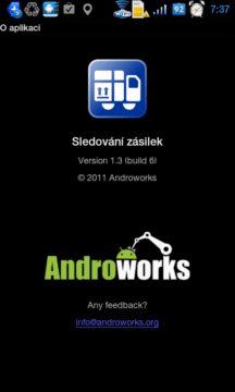 Obrazovka s ikonou, číslem verze a logem vývojářského studia Androworks.
