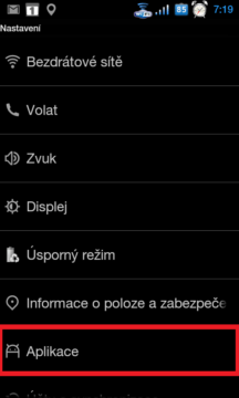 V Nastavení přejděte do sekce Aplikace