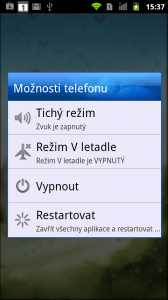 Nabídka, která se zobrazí po dlouhém stisku tlačítka pro vypnutí/zapnutí telefonu