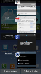 Dlouhým stiskem klávesy Menu vyvoláte seznam běžících aplikací