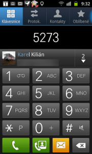 Na záložce Klávesnice můžete zadávat telefonní čísla i hledat