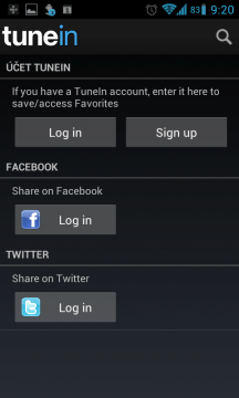 Aplikaci můžete propojit se svými účty na Twitteru a Facebooku