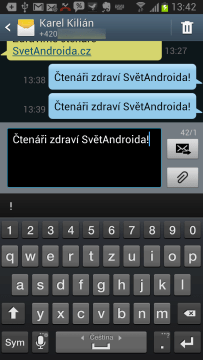 Během psaní jsou zobrazovány zbývající znaky a počet SMS, do nichž bude zpráva rozdělena