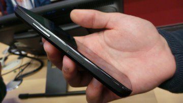 LG Nexus 4 levá strana LG Nexus 4 levá strana