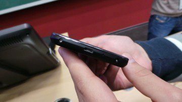 LG Nexus 4 spodní strana LG Nexus 4 spodní strana