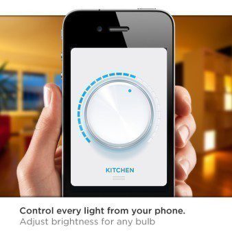 Z telefonu  je možné ovládat a konfigurovat nainstalované žárovky