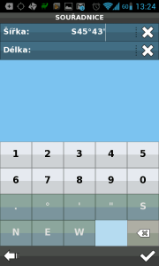 Správnému zadání souřadnic napomáhá chytrá klávesnice