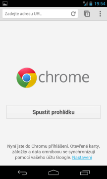 Výchozím webovým prohlížečem je Chrome