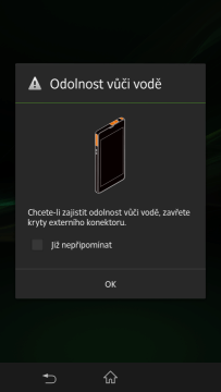 Xperia Z vás upozorní, že je nutné zavřít krytky