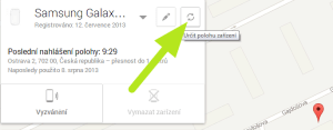 Tlačítko s rotujícími šipkami slouží k opětovnému načtení polohy
