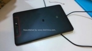 Zadní strana tabletu Xiaomi Zimi (Purple Rice) 