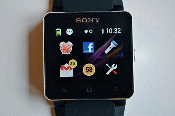 SmartWatch mají líbivé prostředí, které známe z ostatních Android zařízení