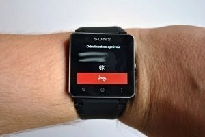 Sony SmartWatch 2 prichozi hovor