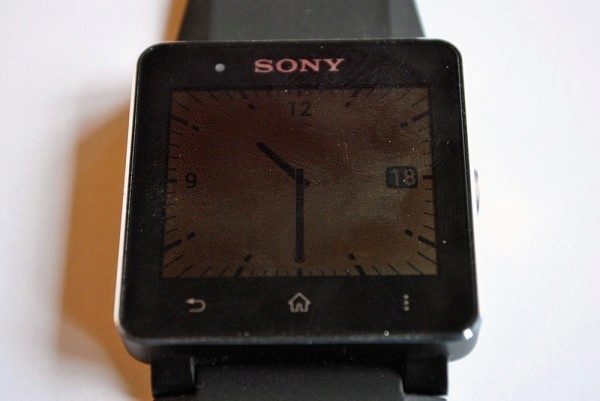 Sony SmartWatch 2 vypnuty displej