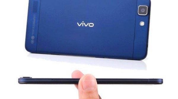 Již představený model Vivo X3 se pyšní titulem nejtenčí telefon světa - pouze 5,6 mm
