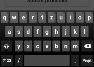 Výchozí klávesnice z Androidu 4.4