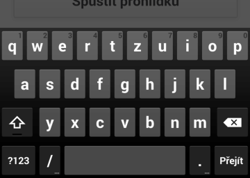 Výchozí klávesnice z Androidu 4.4
