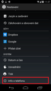 V nastavení jděte do sekce Info o telefonu