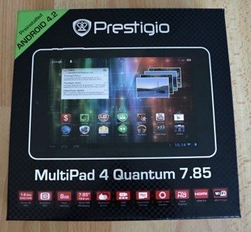Tablet je dodáván v pestrobarevné kartónové krabici
