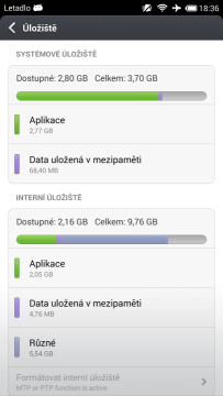 Paměť je rozdělena na dvě části - datovou a systémovou