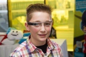 Čtenáři našeho portálu mohli brýle Google Glass vidět a vyzkoušet na vlastní oči