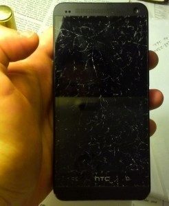 HTC vymění zdarma rozbitý displej telefonů řady One