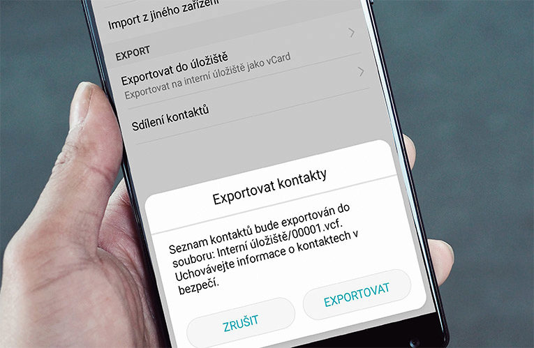 Jak přenést kontakty z telefonu na telefon?