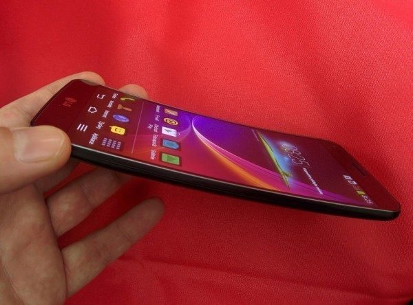 LG-G-Flex (4)