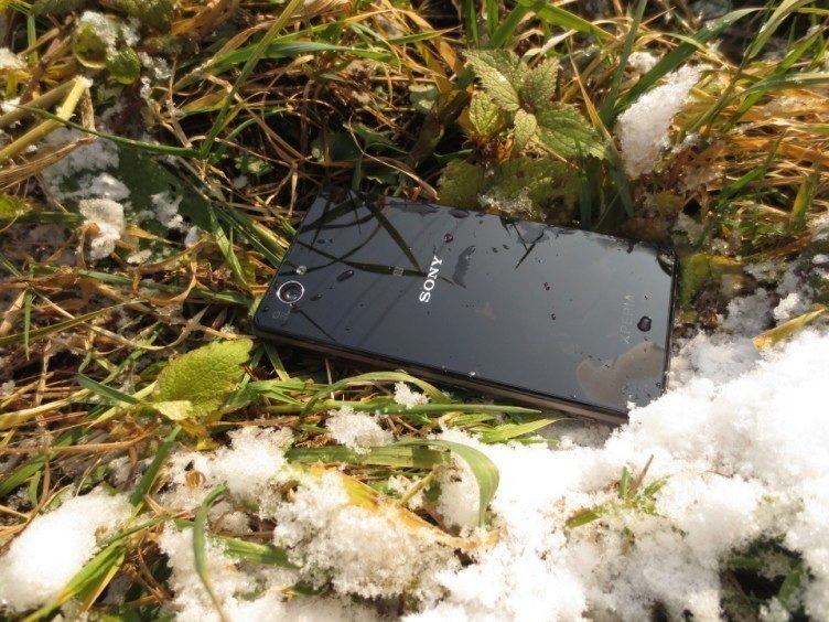 Sony Xperia Z1 Compact - na sněhu (3)