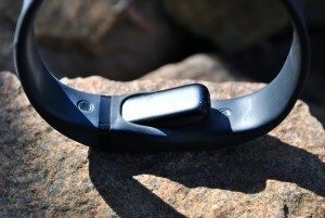 Fitbit Flex díra pro vložení monitorovací jednotky 2