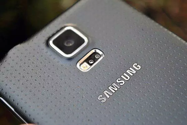 Samsung Galaxy S5 měřič tepu