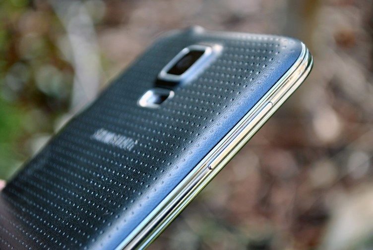 Samsung Galaxy S5 ovládání hlasitosti