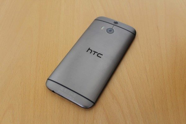 Jak vypadá HTC One M8 24
