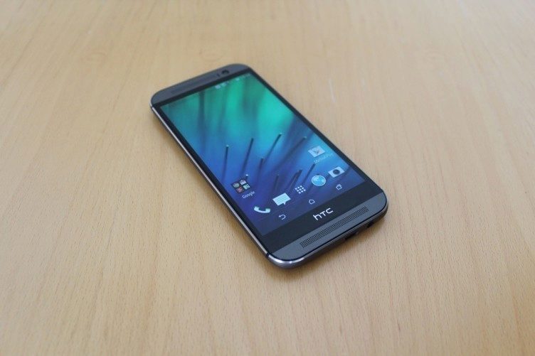 Jak vypadá HTC One M8 28