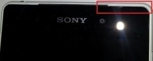 Sony Xperia Z2: mezera mezi předním panelem a hliníkovým rámem