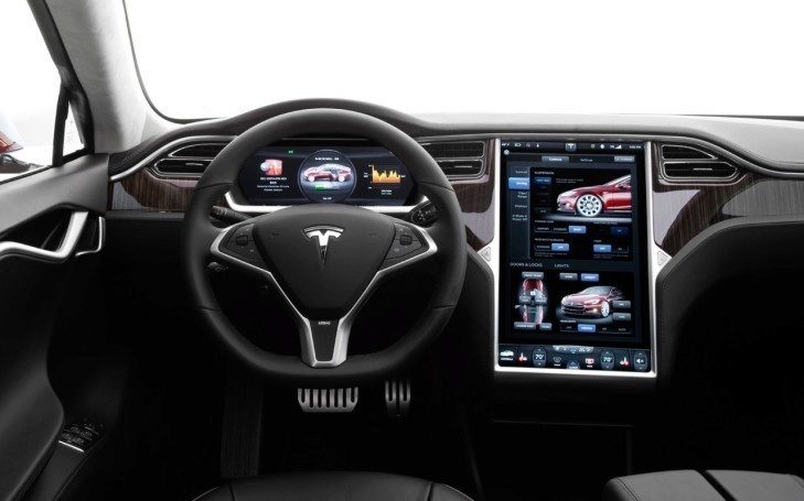 Tesla dává Spotify zdarma