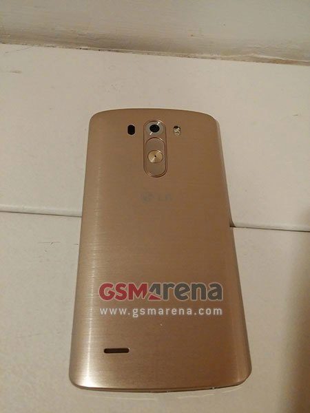 LG G3 ve zlaté barvě