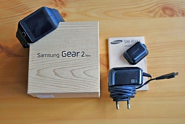 Samsung Gear 2 Neo obsah balení