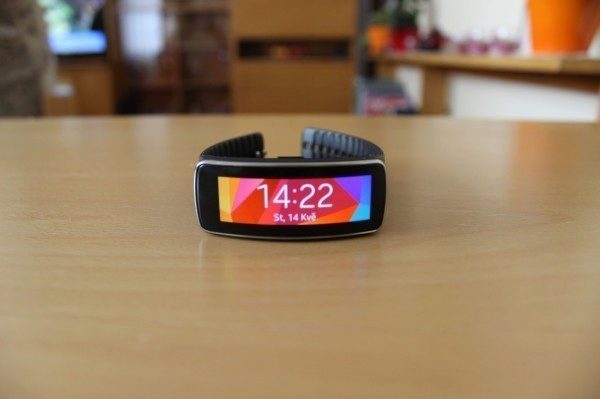 Samsung Gear Fit recenze - hlavní obrazovka