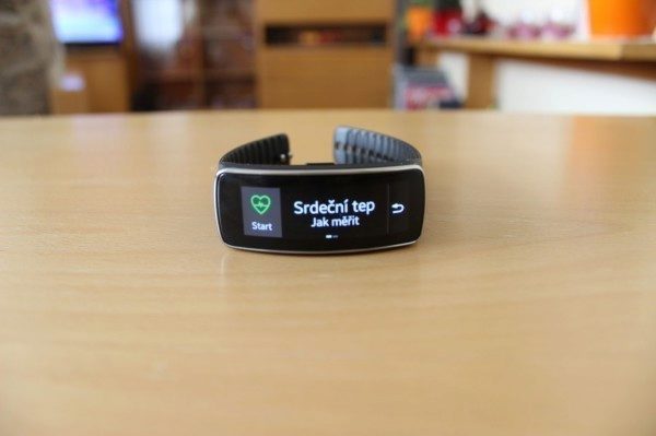 Samsung Gear Fit recenze - srdeční tep