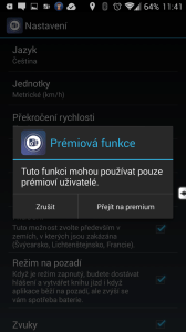 Upozornění na reálnou rychlost v místě je prémiová funkce