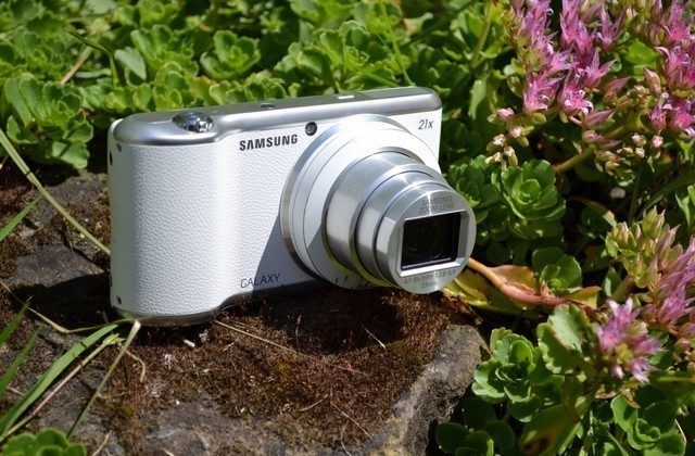 samsung galaxy camera 2 spodni strana 12