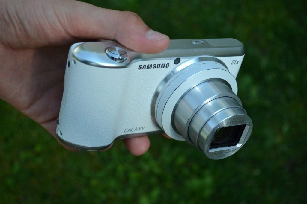 samsung galaxy camera 2 vysunuty objektiv 21