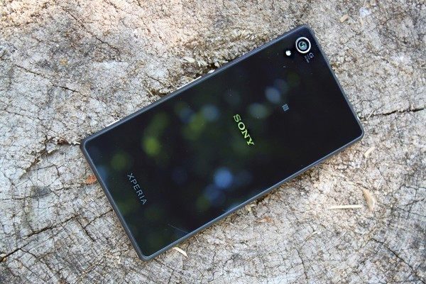 Sony Xperia Z2 zadní strana 1